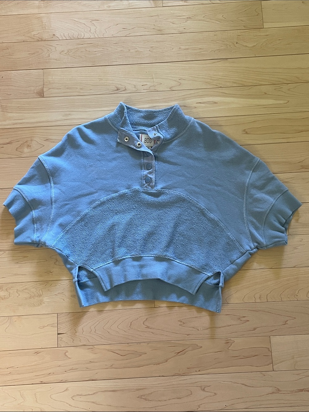 BDG URBAN OUTFITTERS Blue Cropped Henley Pullover Top size XS